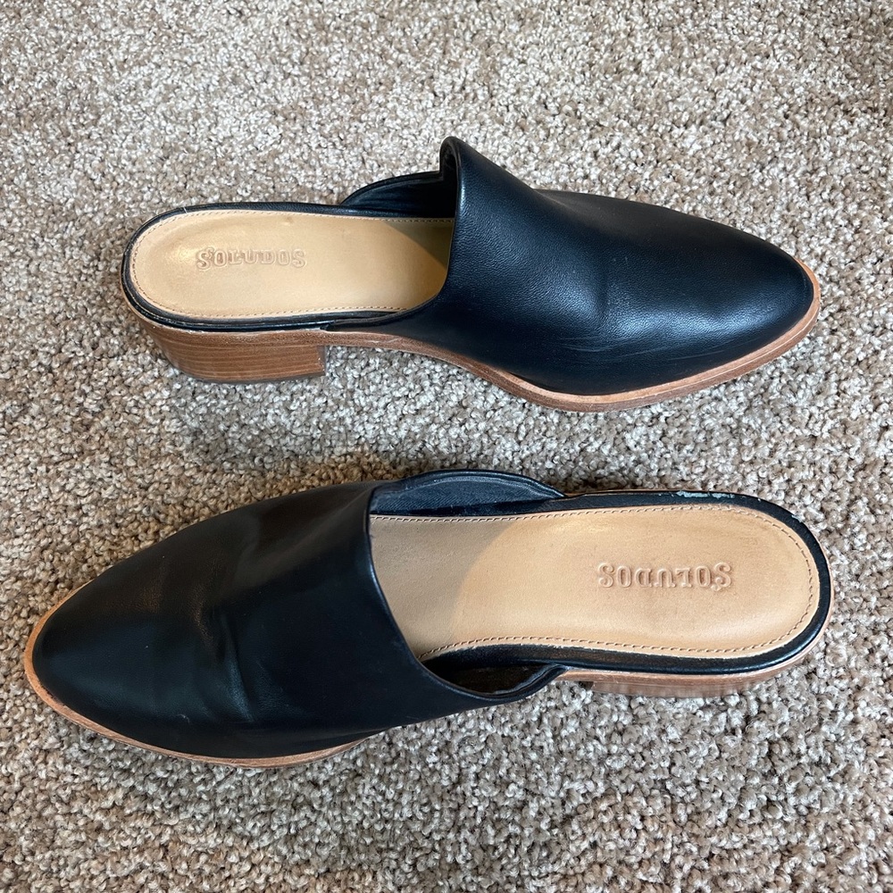 Soludos black leather mules size 9